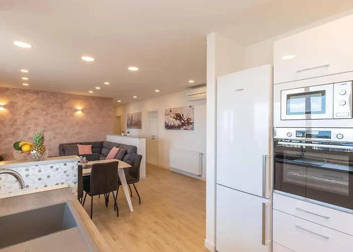 Three-bedroom In * Makarska