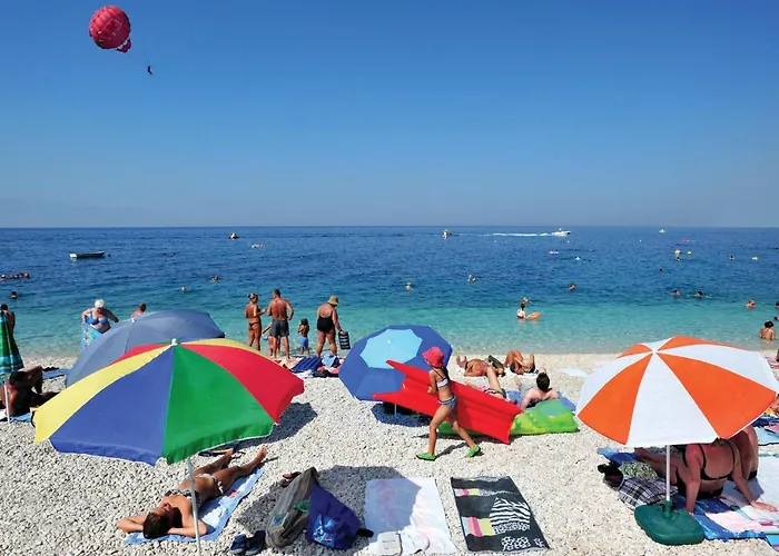 Apartment Three-bedroom In Makarska